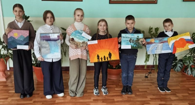 Колюбакинские школьники нарисовали пейзажи Крыма