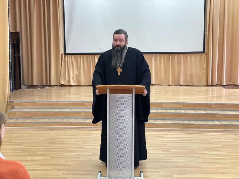 Рузские школьники задали вопросы священнику