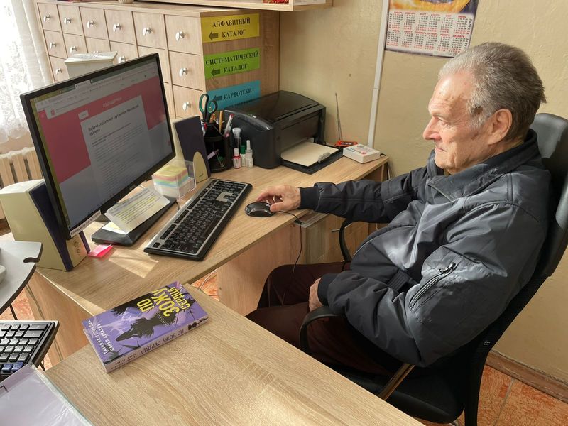 Никольские пенсионеры учатся правильно пользоваться интернетом 