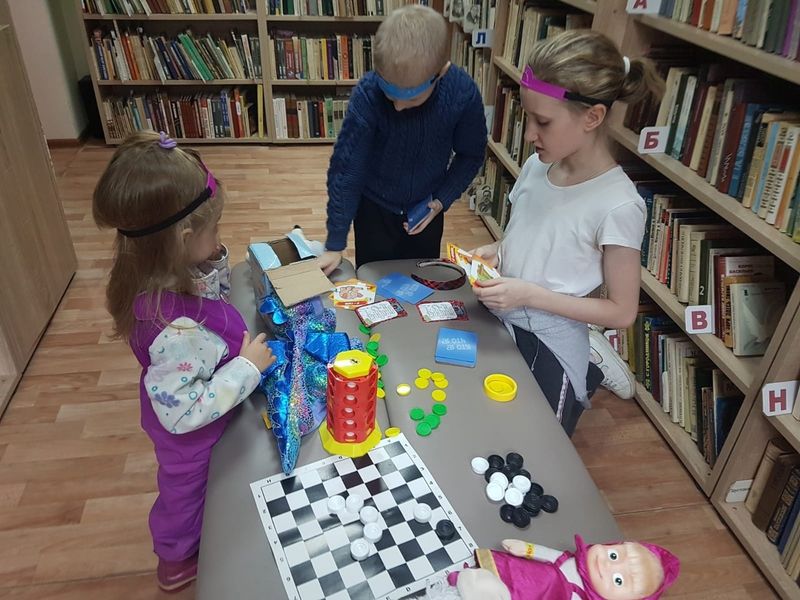 В Тучковской библиотеке – игры для ребят всех возрастов 