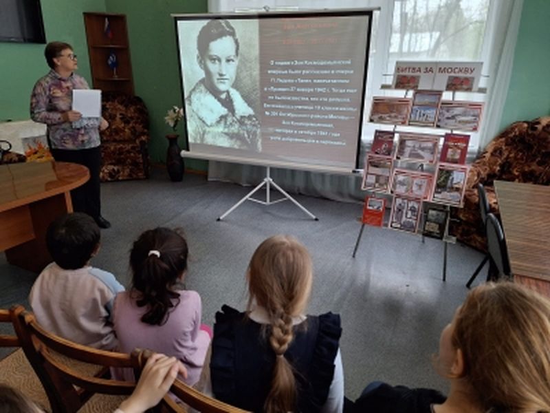 В Беляногорской библиотеке вспоминали битву за Москву