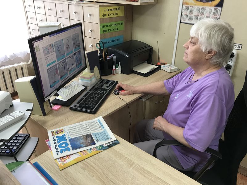В Никольском библиотекарь помогает пенсионерам осваивать интернет