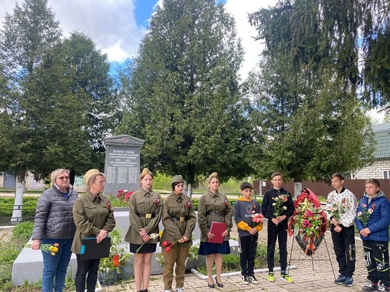 В Горбово возложили цветы к мемориалу павшим за Родину