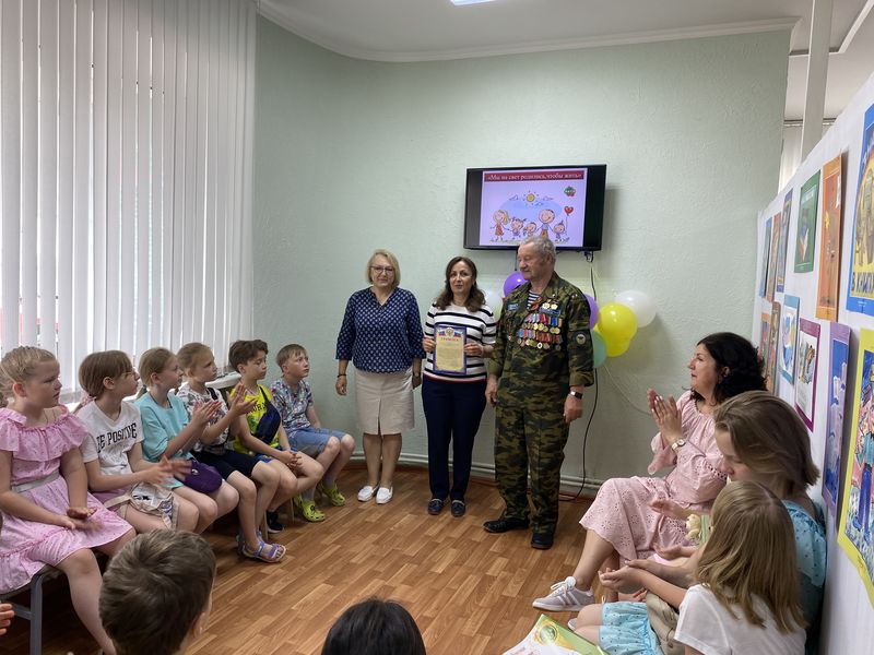 Тучковские ребята получили грамоты от военнослужащих
