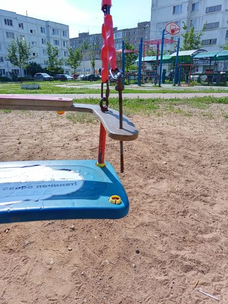 Сроки выполнения ремонта оборудования на детских площадках - на трафаретах