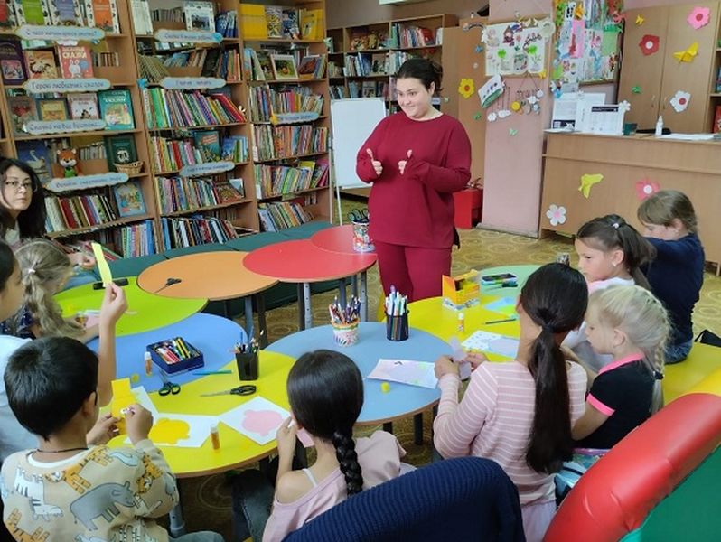 В Рузской библиотеке прошёл мастер-класс «Веселый заяц»  