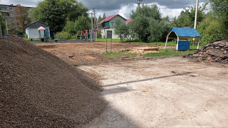 Современная детская площадка площадью 250 м2 ждет маленьких жителей посёлка Дорохово на улице Виксне дом №18
