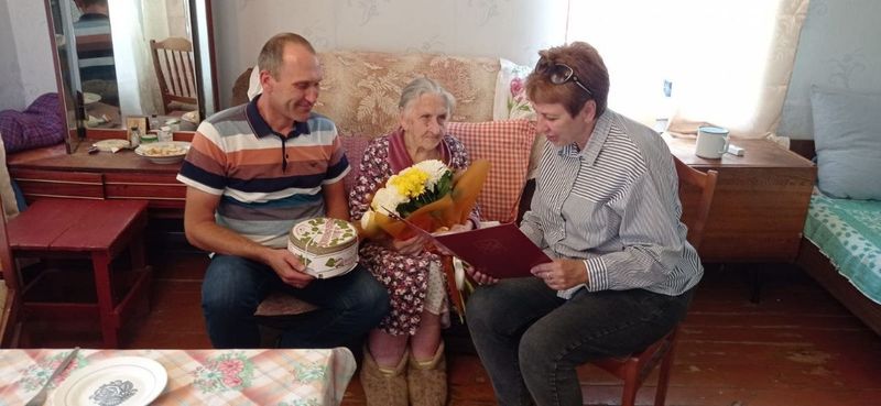 Сегодня ветерану Великой Отечественной Войны Клепиковой Марии Ивановне исполняется 98 лет