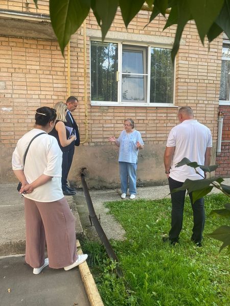 Первый заместитель главы Рузского городского округа Виталий Пархоменко провёл обход по адресу г. Руза, ул. Ульяновская, д.10