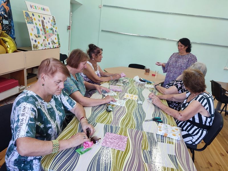 В Тучковской библиотеке делали корзинки для орехов