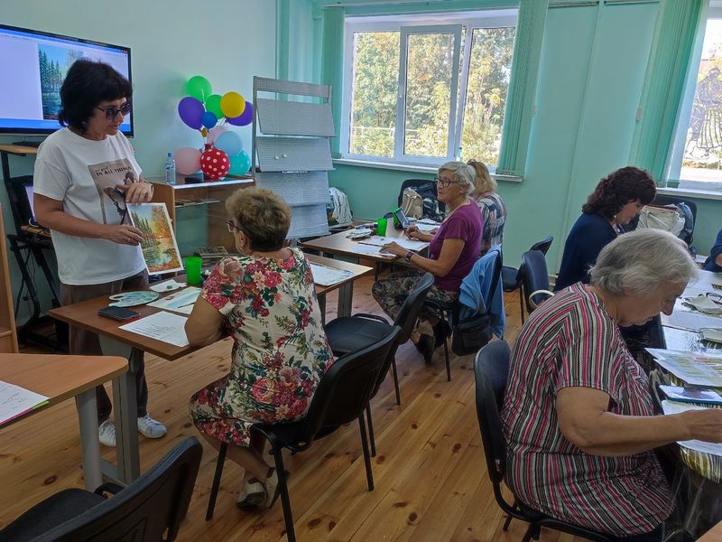 В Тучковской библиотеке изображали осенний закат