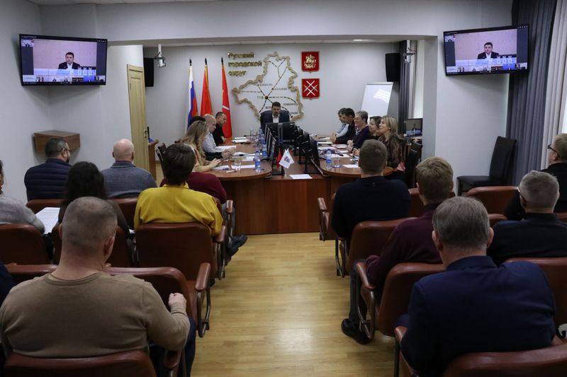 Работу с обращениями граждан обсудили на совещании с губернатором 