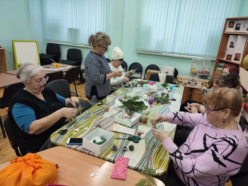 Тучковские рукодельницы согревались творчеством