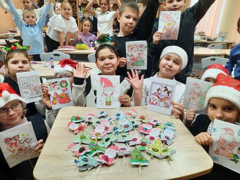 Дороховские школьники сделали подарок участникам СВО