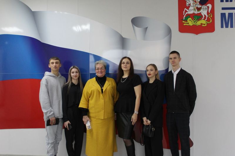 Партийцы провели встречу со студентами Тучковского филиала