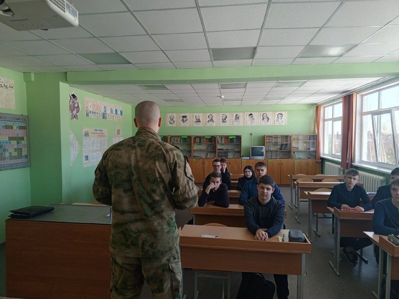 Колюбакинским школьникам – об условиях поступления в вузы ФСО и ФСБ