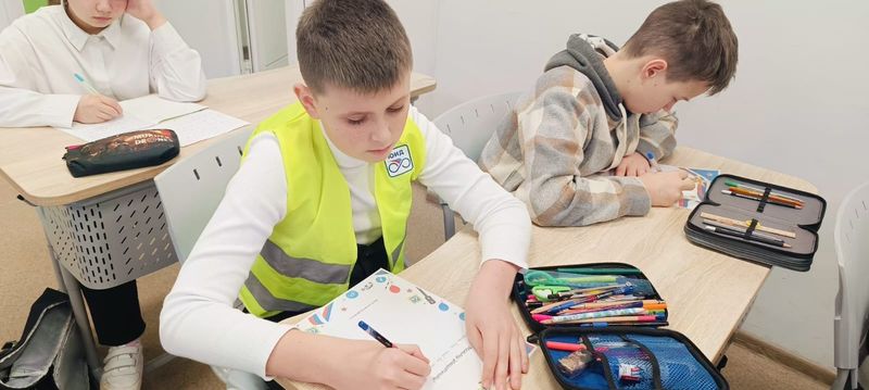 Тучковские школьники написали письма участникам СВО