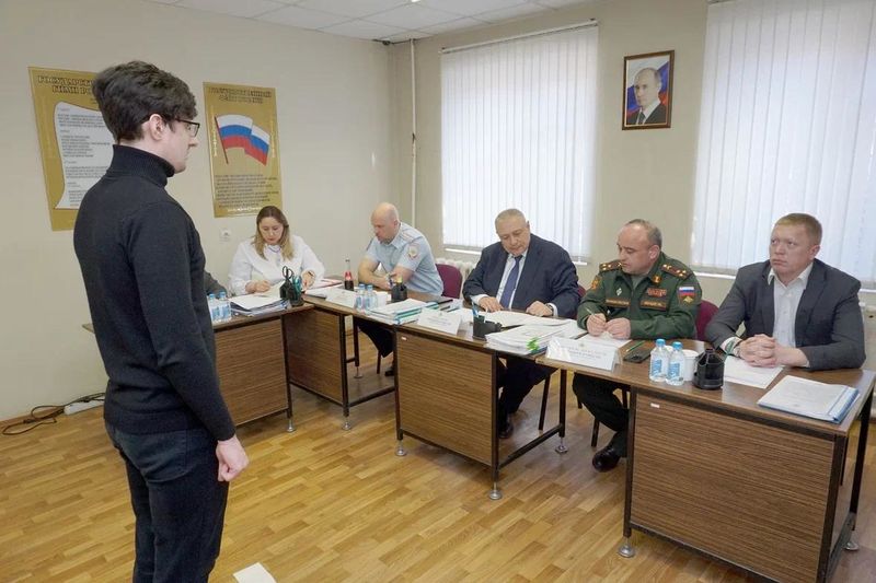 Александр Горбылёв принял участие в работе призывной комиссии 