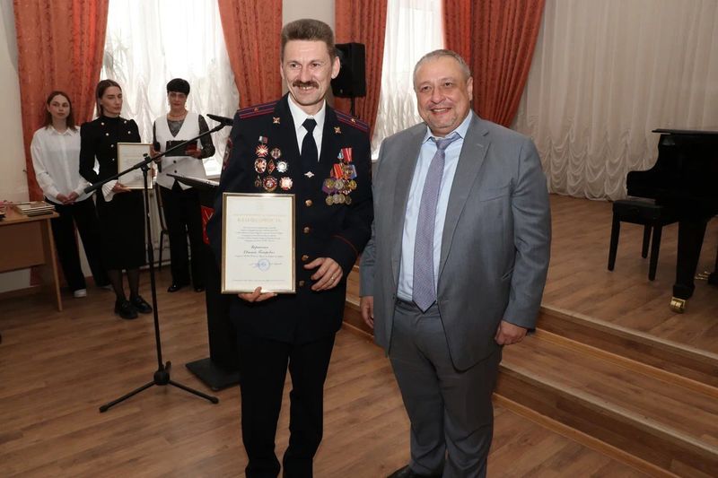 Александр Горбылёв наградил ветеранов Рузского ОМВД