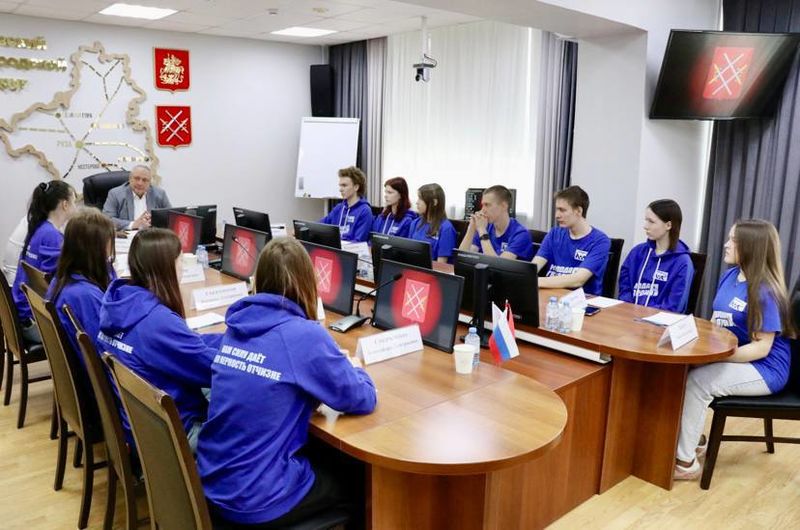 «Молодая Гвардия Единой России» провела один день с главой