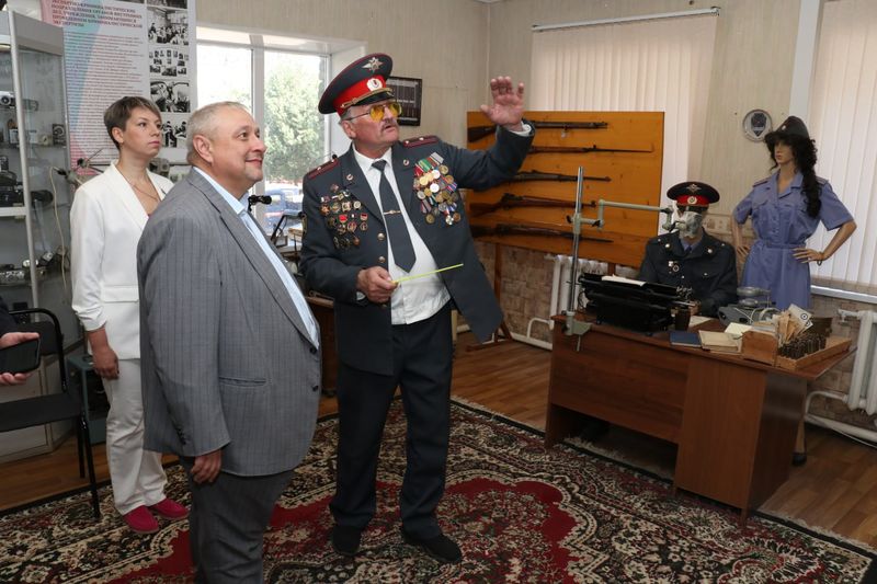 Александр Горбылёв ознакомился с новой экспозицией музея истории Рузской милиции 