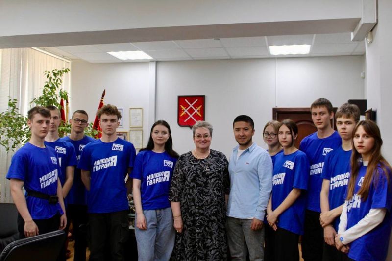 Ирина Вереина побеседовала с активистами «Молодой Гвардии» 