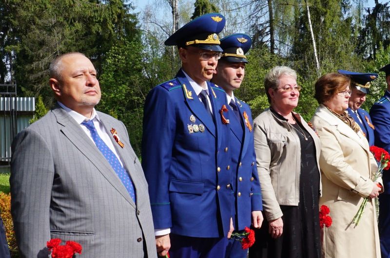 У Мемориала памяти воинам и сотрудникам органов внутренних дел в Рузском округе, погибшим в годы Великой Отечественной войны, прошёл митинг
