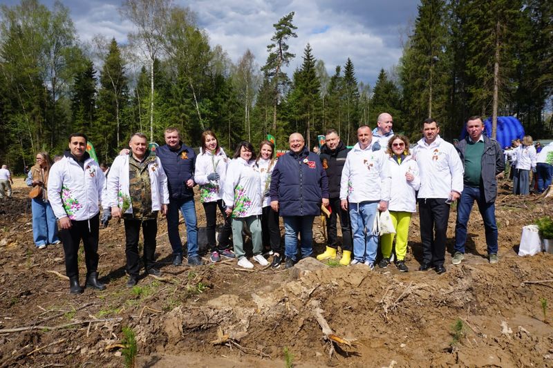 На территории Нестеровского лесничества провели масштабную акцию по сохранению и восстановлению леса «Сад памяти»