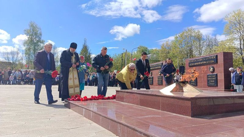 Единоросы провели в Тучково митинг в День 80-летия Великой Победы 