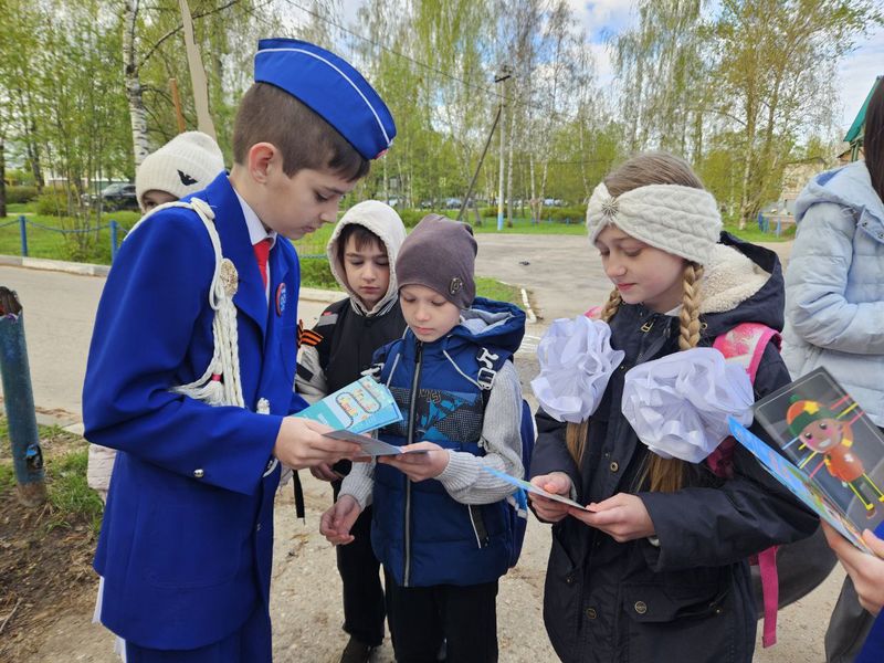 ЮИДовцы в Сытьково напомнили детям и родителям, как переходить дорогу