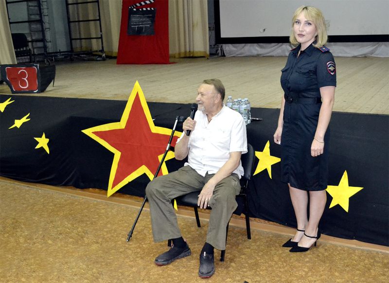 В Рузе сотрудница полиции и общественник посетили детский лагерь «Алмаз»