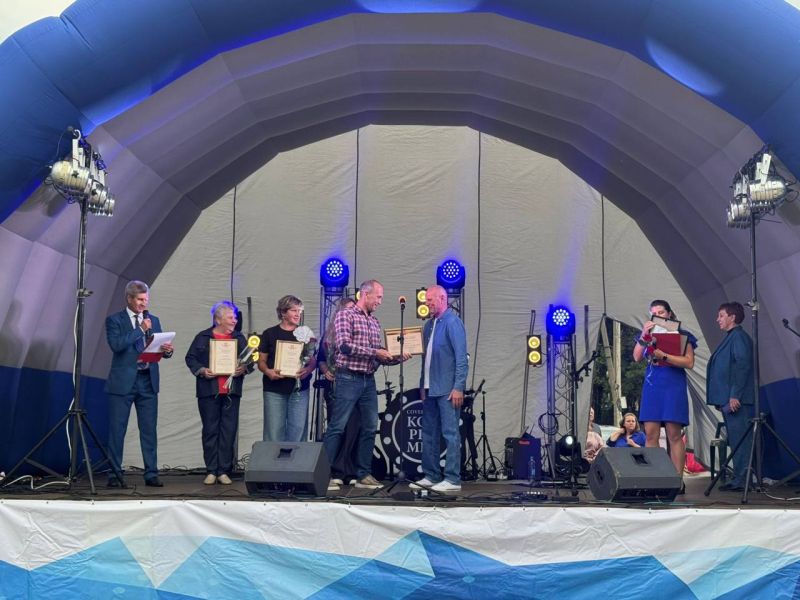 Депутат Андрей Рыбальченко поздравил жителей посёлка Космодемьянский