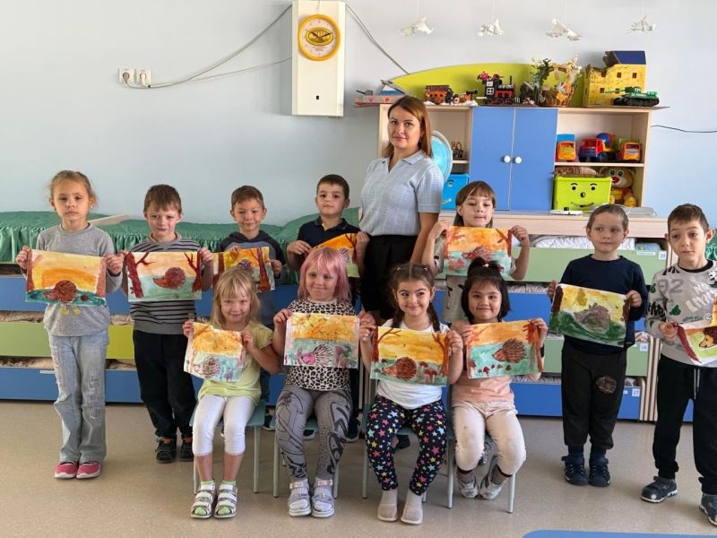 Увлекательный урок рисования провели для дороховских детсадовцев