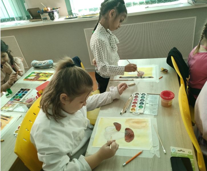 В Тучковской школе №2 работает кружок рисования