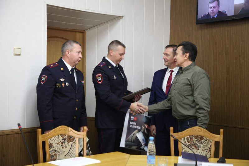 Александр Горбылёв рассказал о сотрудниках полиции, пришедших на помощь водителю автомобиля с гуманитарным грузом