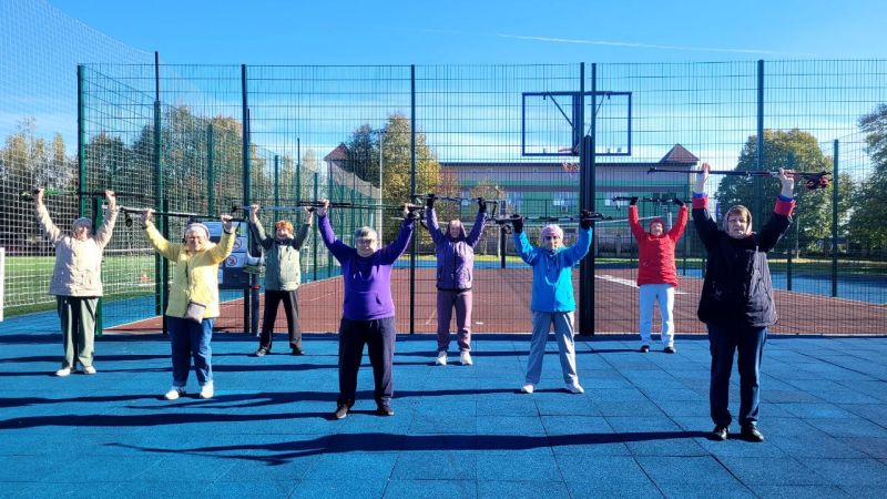 Рузских пенсионеров приглашают на занятия скандинавской ходьбой