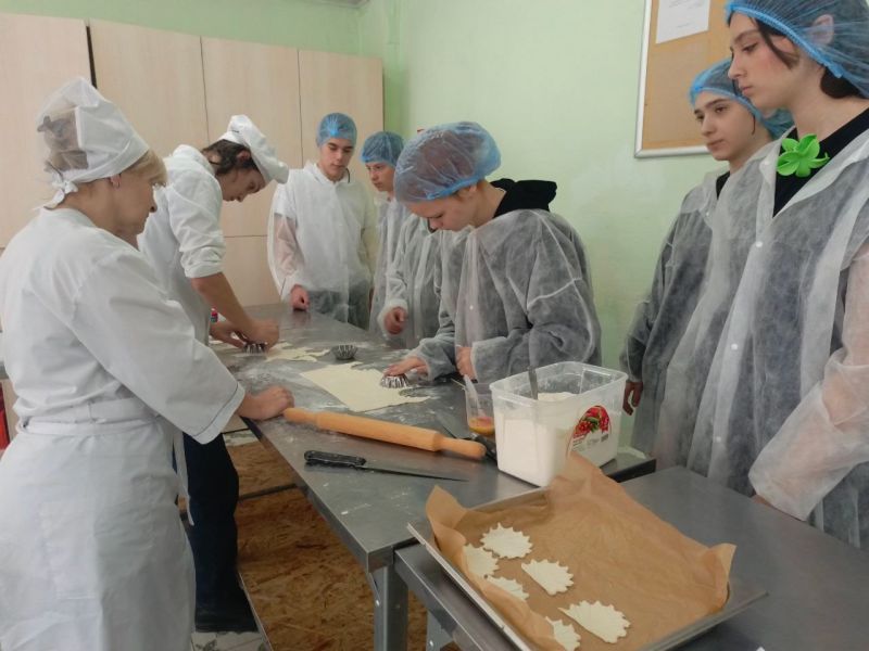 Тучковские школьники попробовали себя в поварском деле