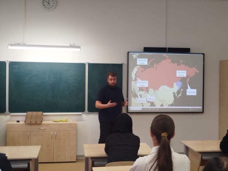 В Тучковской школе провели час истории 