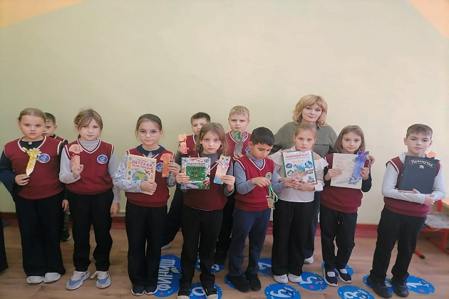 Старониколаевских школьников ознакомили с различными энциклопедиями