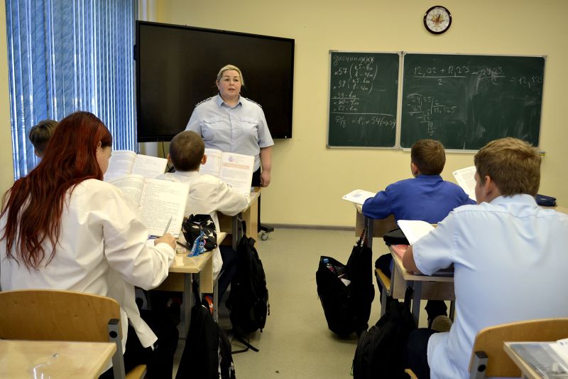 В Рузском округе сотрудница полиции провела профилактические беседы со школьниками