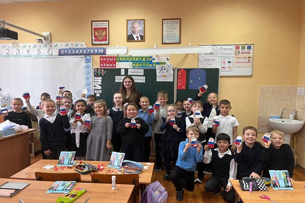 Рузские школьники мастерили матрешку