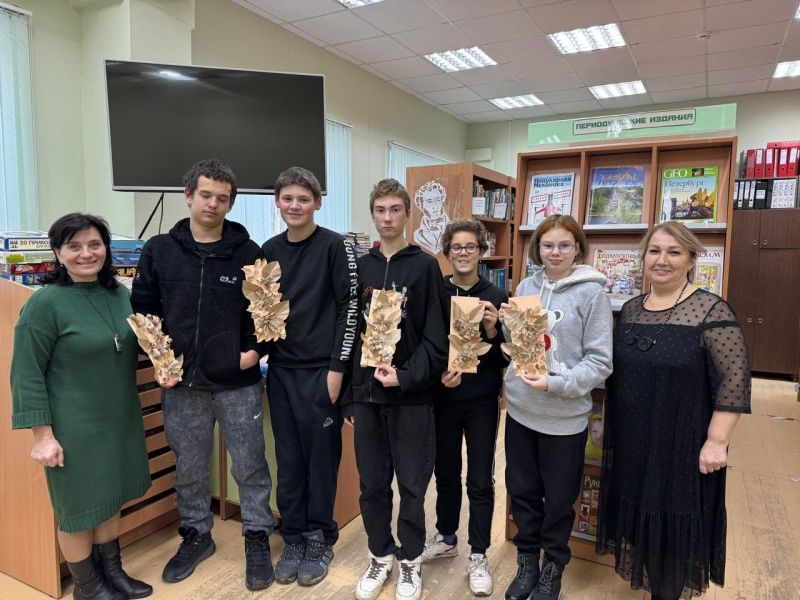 В Тучковской библиотеке прошёл мастер-класс «Радость творчества» 