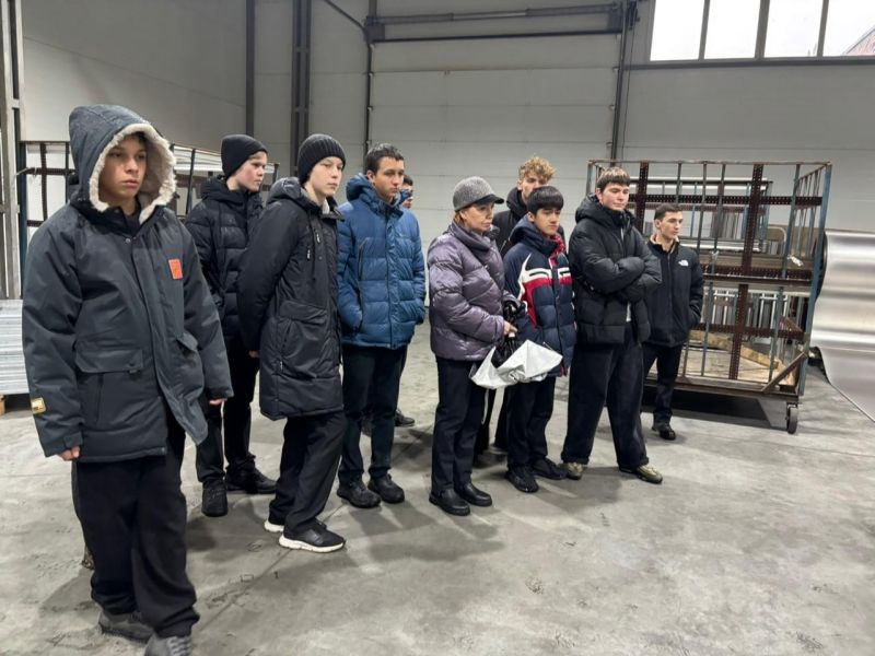 Рузские школьники побывали на заводе металлоизделий