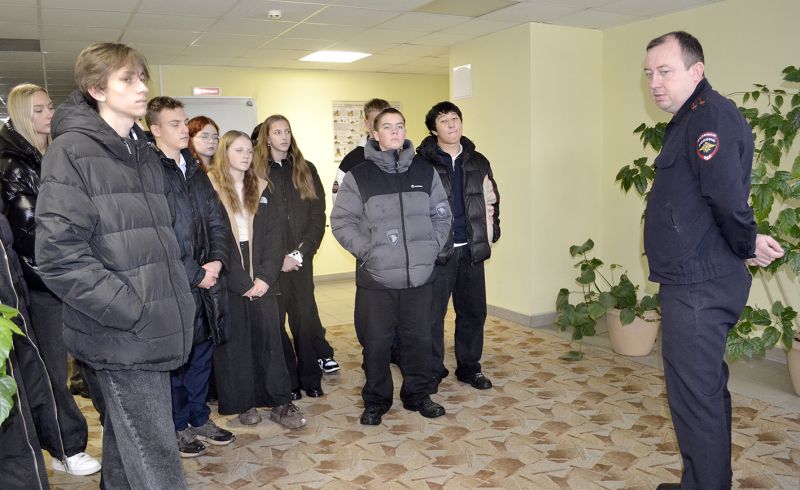 В Рузе прошла акция «Знакомство с полицией» для школьников