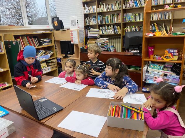 В Дороховской библиотеке прошёл мастер-класс «Птичья история»