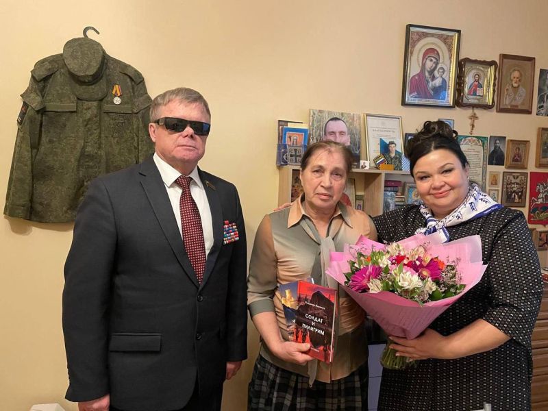 Депутат Владимир Вшивцев выразил признательность матери погибшего героя 