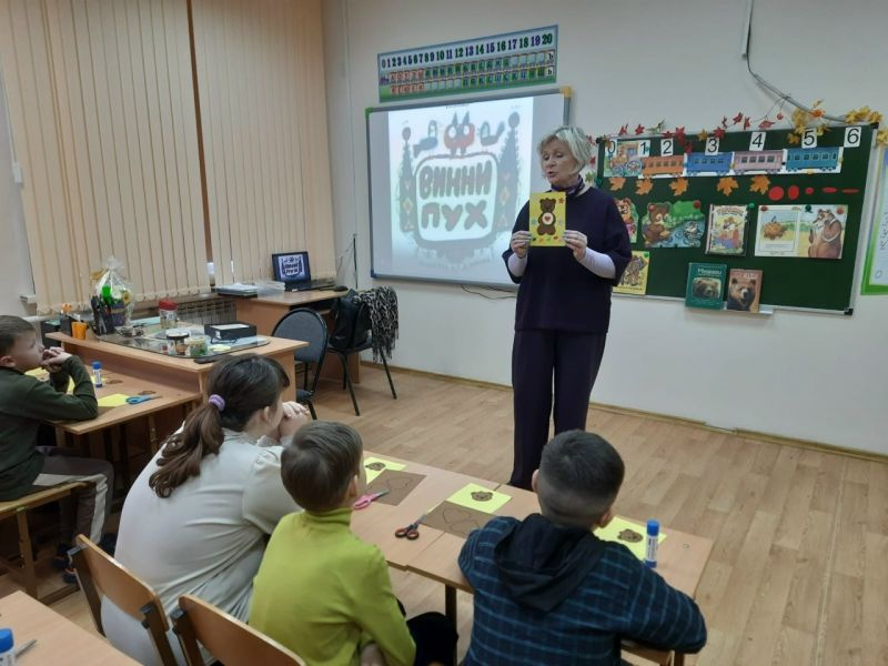 Тучковские ребята мастерили медвежат