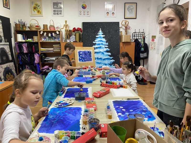 В ТЦКиИ прошел мастер-класс «Хрустальные узоры гуашью»