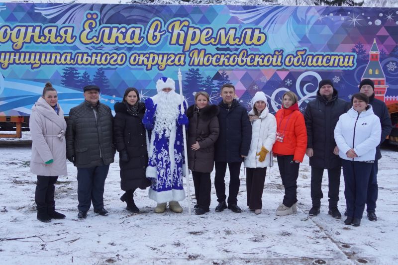Главная новогодняя ель страны из Рузского округа прибыла в Кремль