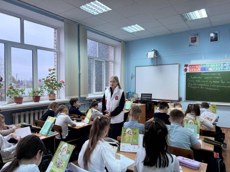 Рузские волонтёры и активисты Движения Первых провели акцию по написанию писем для участников СВО